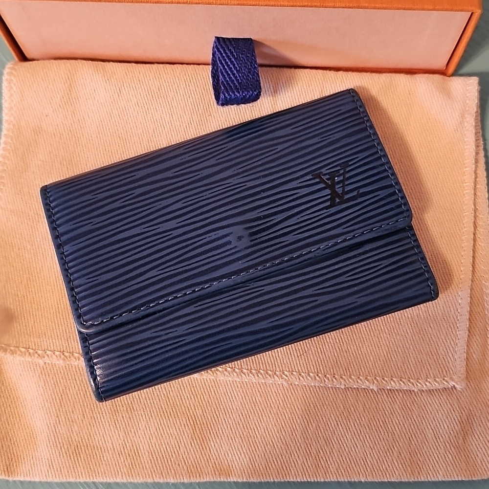 Louis Vuitton Blue Epi 6 Key Holder - Picture 3 of 8